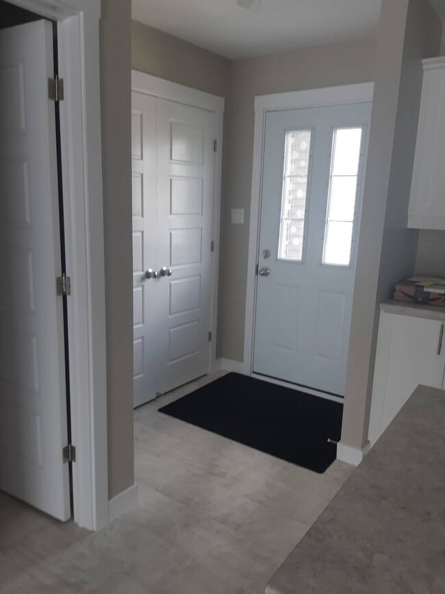 Building Photo - 96 Fieldstone Ct