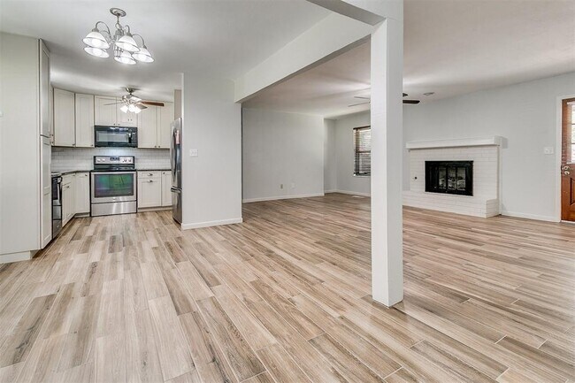 Foto del edificio - 222 Crest Ct