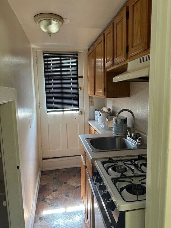 Foto del edificio - 3rd Floor 1 Bed 1 Bath Apt Located In Susq...