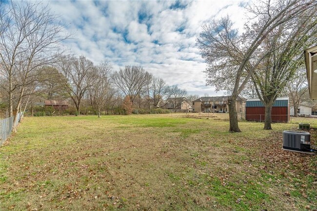 Foto del edificio - 2 Bedroom 2 bath duplex in East Fayetteville