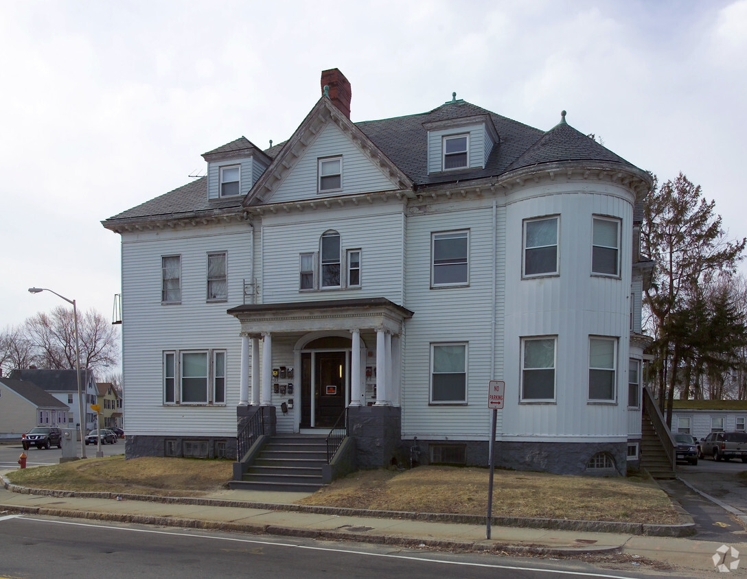 Building Photo - 163 High St