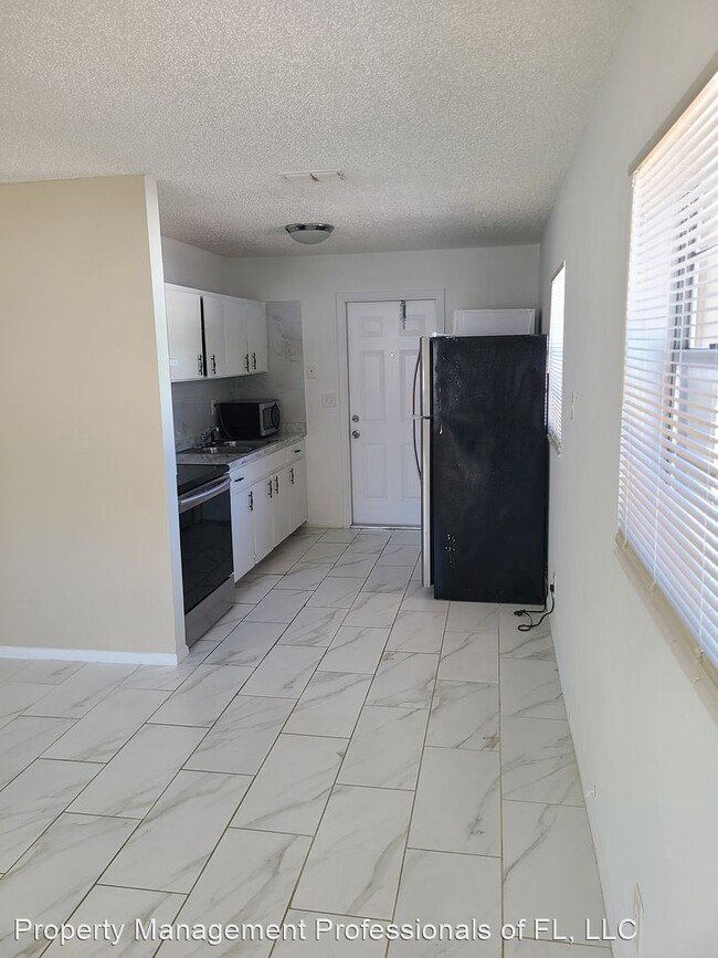 Building Photo - 2 br, 1 bath House - 7397 34th St N