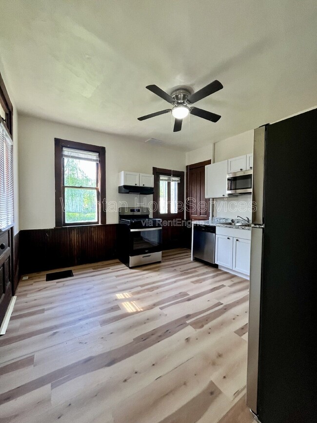 Building Photo - 1016 York St