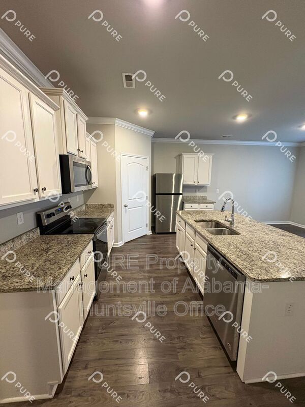 Foto del edificio - 14170 Lannister Ln