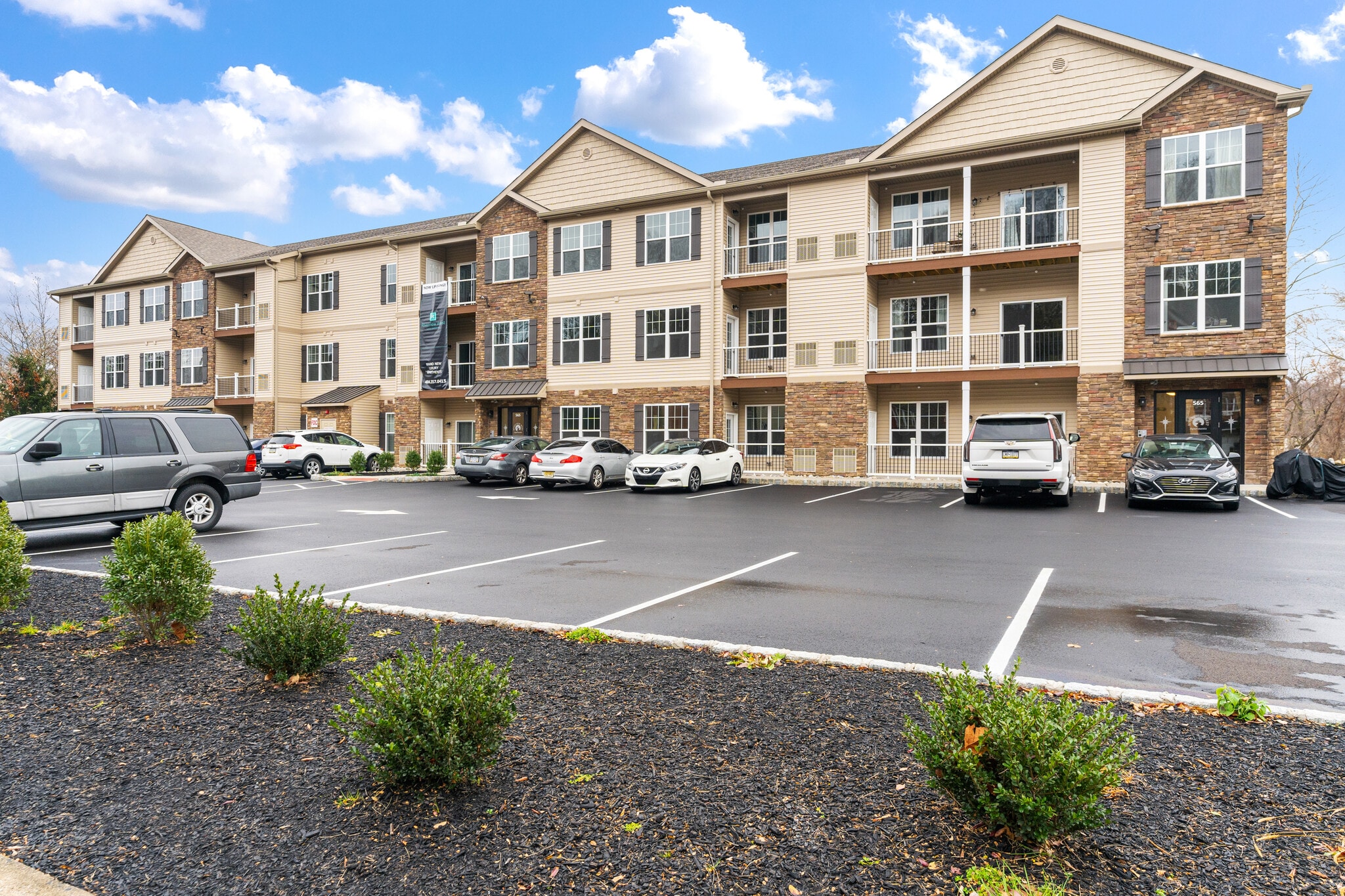 Riverview West Apartments photo 5