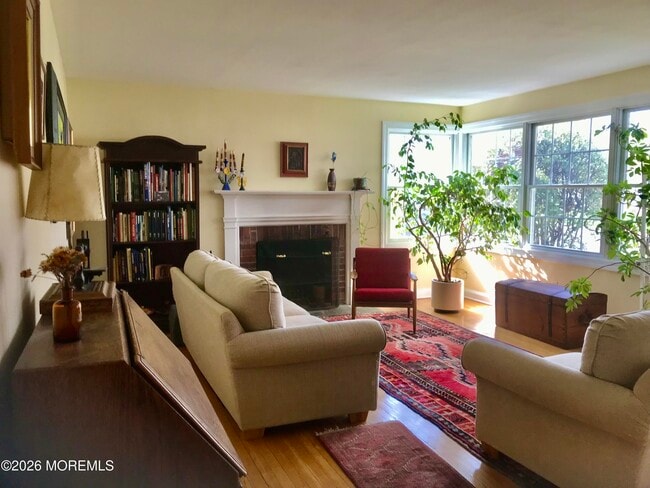 Foto del edificio - 145 Kemp Ave