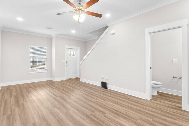 Foto del edificio - 122 Date Palm Ln