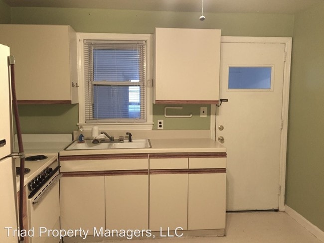 Building Photo - 508 Mayflower Dr