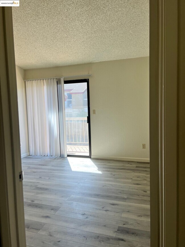 Foto del edificio - 126 Peppermill Ln