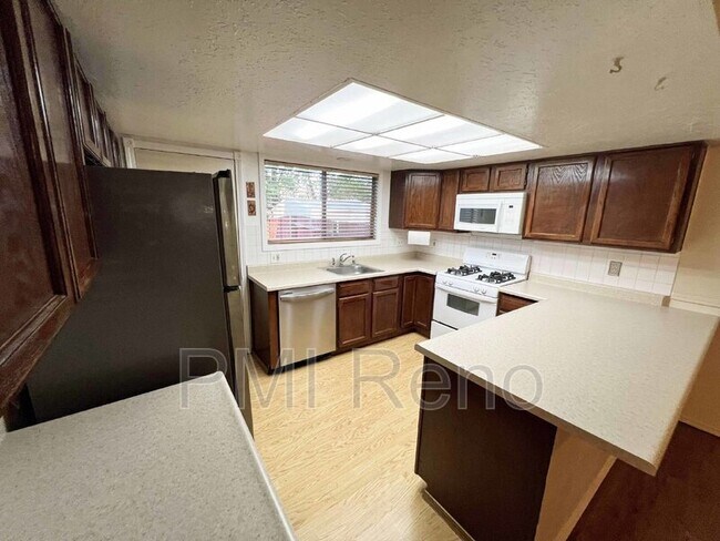 Building Photo - 2643 Powder Dr