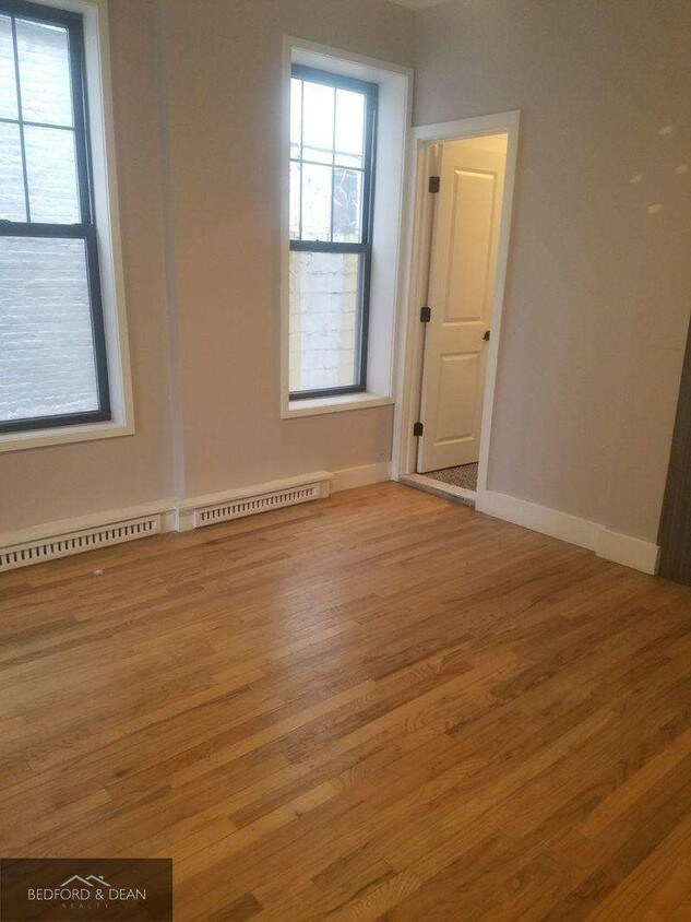 Primary Photo - 1651 Carroll St