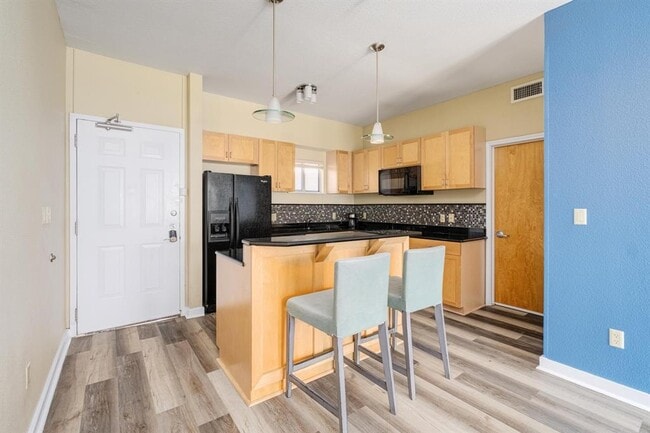 Foto del edificio - 711 W 26th St