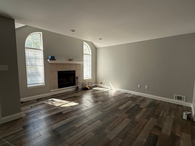 Foto del edificio - 645 Country Acres Ct