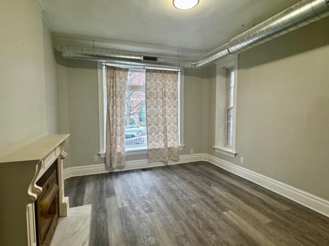 Building Photo - 5 bedroom in CHICAGO IL 60622