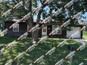 Building Photo - 430 N Meadow Ln