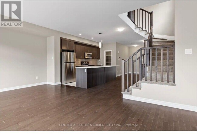 Photo du bâtiment - 32 Atop Ln