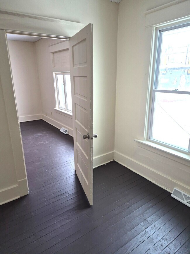 Foto del edificio - 601 E 12th St