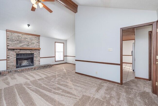 Building Photo - 3 Bedroom 2 Full Bath Ranch in Peaceful Geist Valley Estates