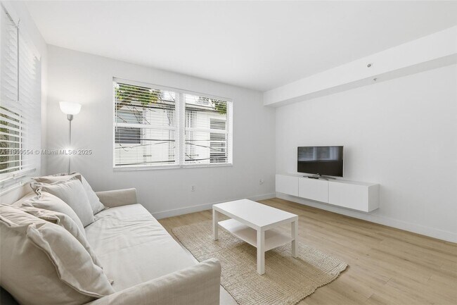 Building Photo - 1550 Drexel Ave