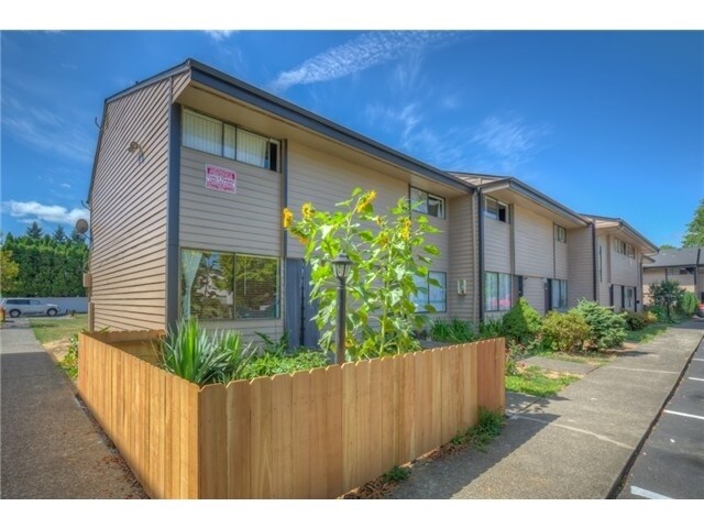 Foto principal - 3045 Maryland St