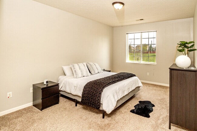 Foto del edificio - 2325 Pinnacle Ct