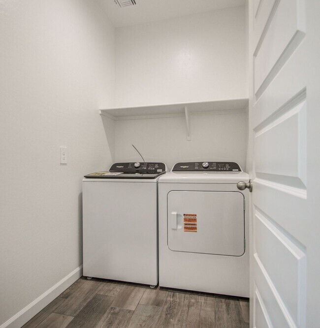 Building Photo - Radiance at Superstition 3 bedroom for Rent!
