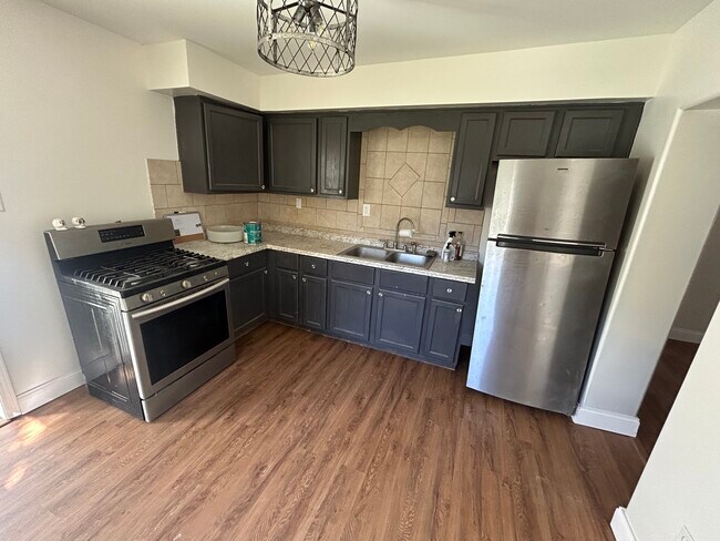 Foto del edificio - 1925 S State St