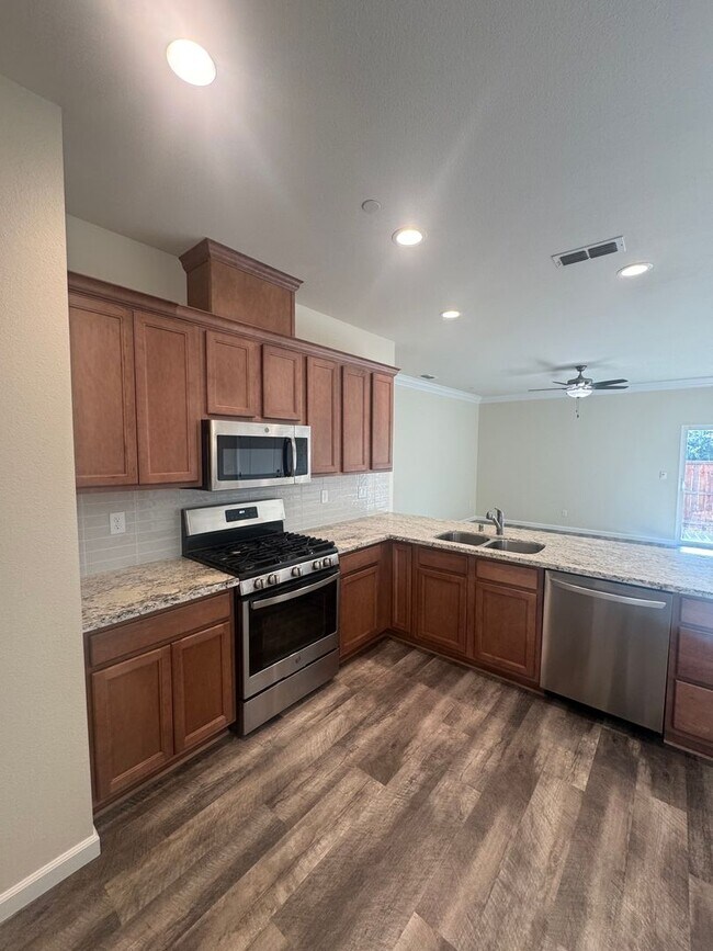 Building Photo - 842 Mission De Oro Dr