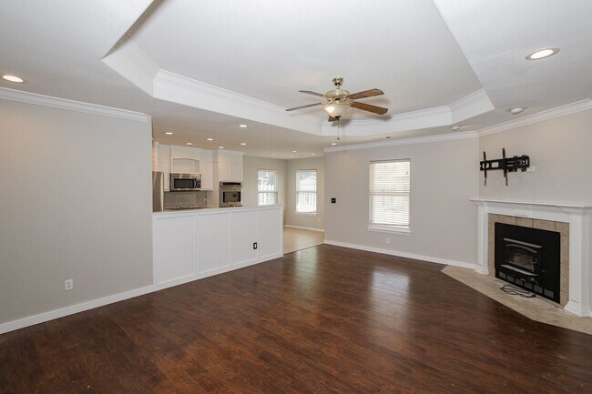 Foto del edificio - Fantastic Location! Spacious Home!