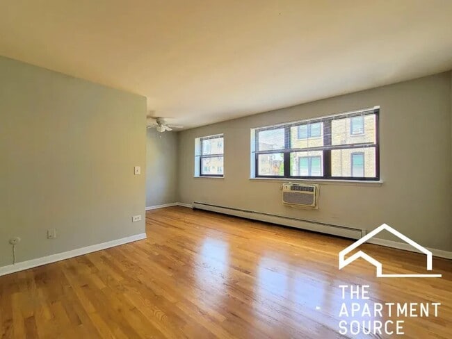 Photo - 510 W Briar Pl (Chicago, IL) Apartment