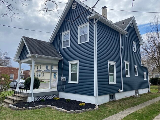 Building Photo - 15 Harvard Ave
