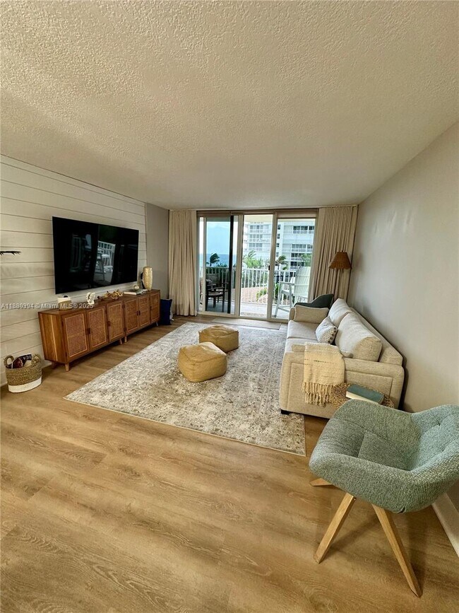 Foto del edificio - 3540 S Ocean Blvd