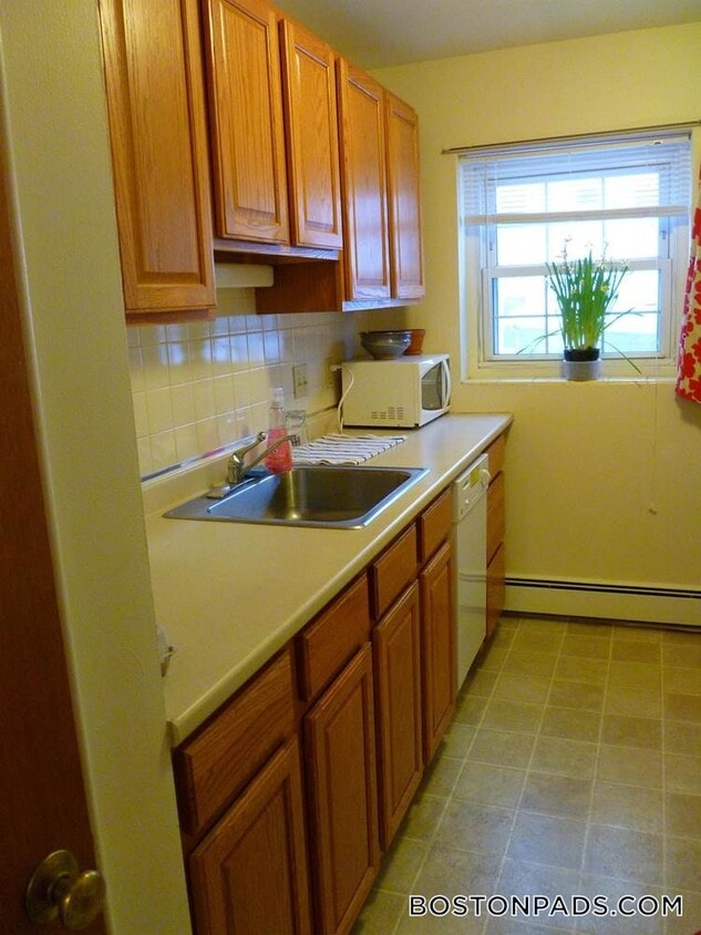 Foto principal - 8 Brattle Dr