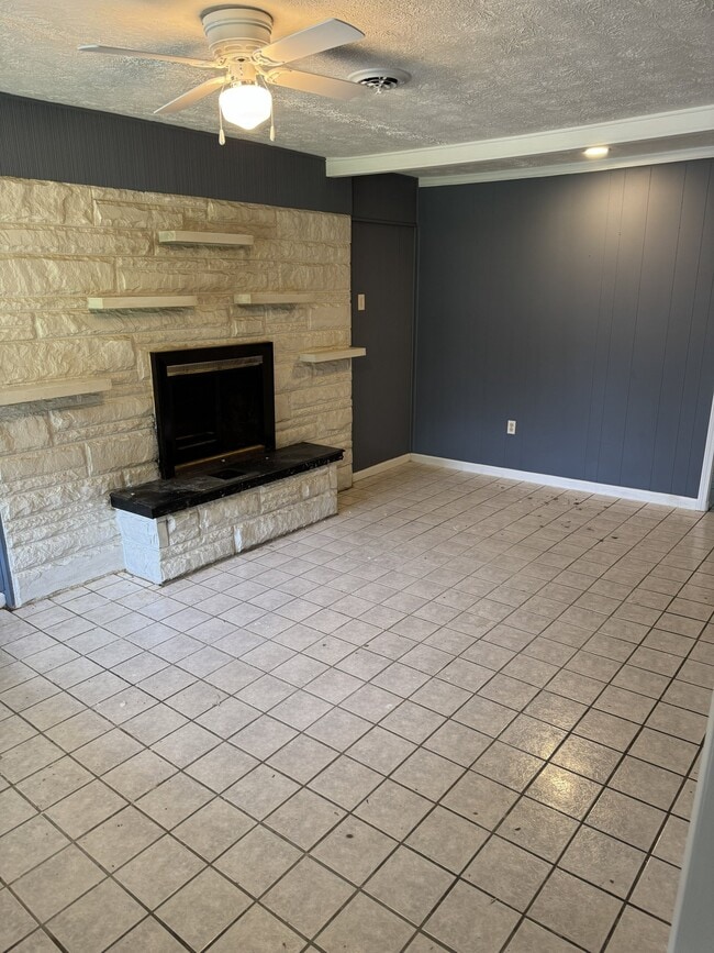 Building Photo - 1707 Ridge Rd