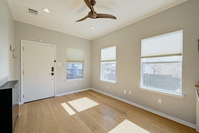 Building Photo - 1194 Coleto St