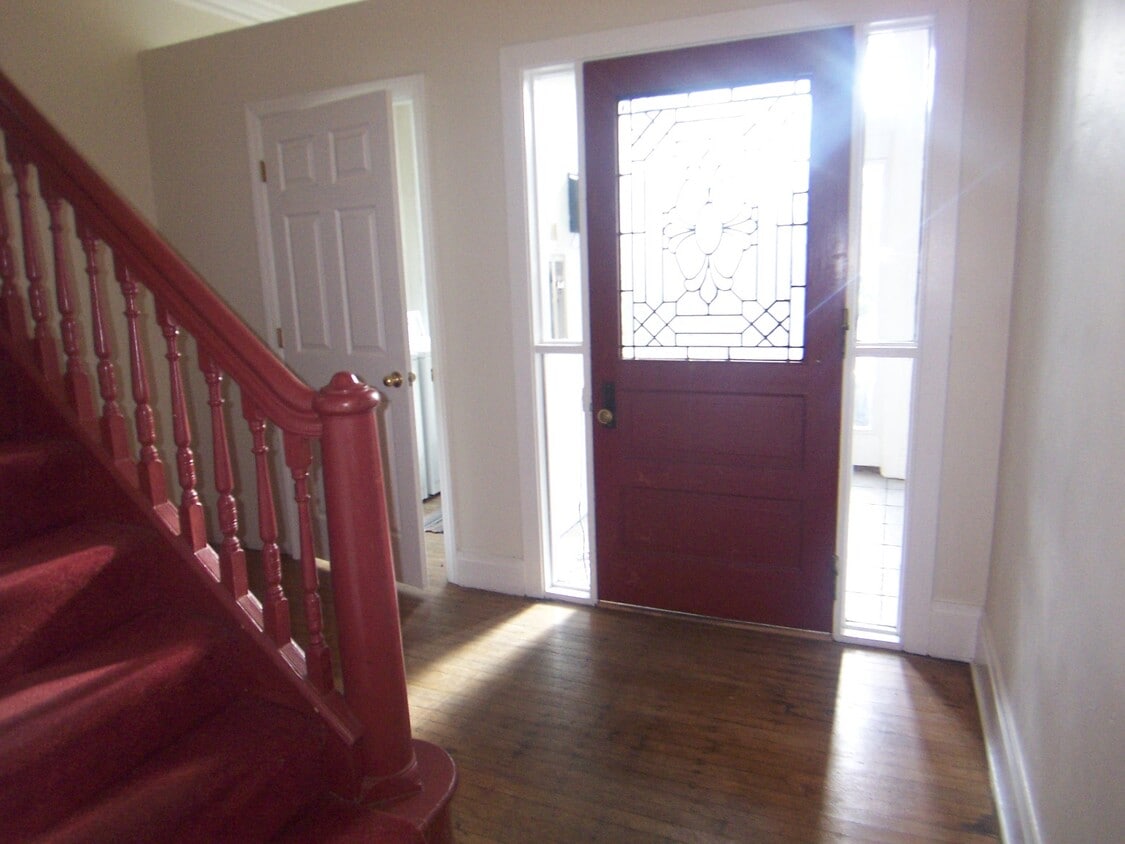 Primary Photo - 705 S Aiken Ave