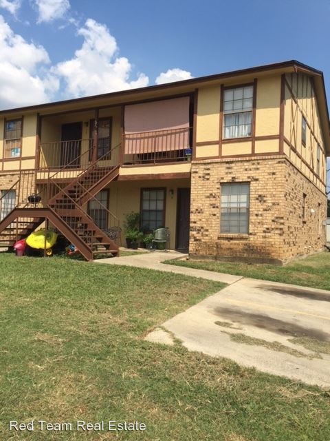 Primary Photo - 223 Roberts Cir