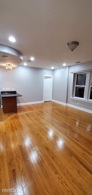 Building Photo - 2 br, 2 bath Condo - 6256 N Richmond St