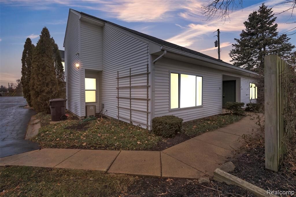 253 Lottie St, South Lyon, MI 48178 Condo for Rent in South Lyon, MI