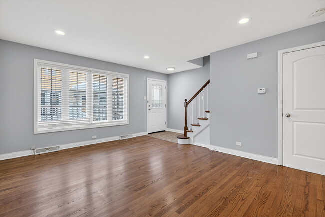 Building Photo - 15 S Waiola Ave