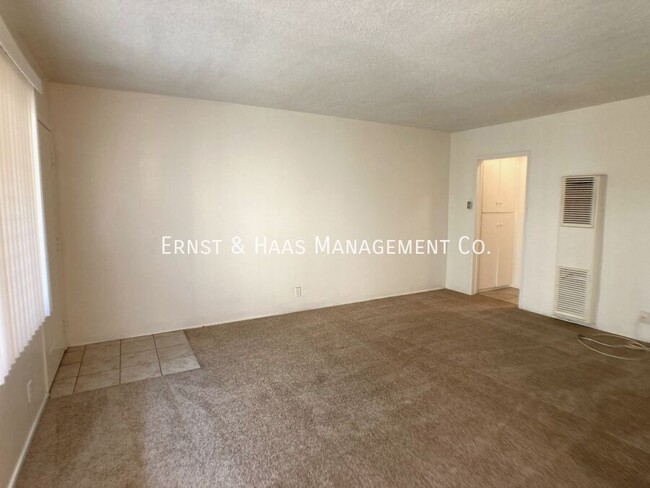 Building Photo - Charming 1 Bedroom Unit Located in Prime L...