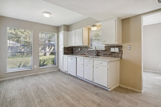Foto del edificio - 9414 Crystal Cove Cir