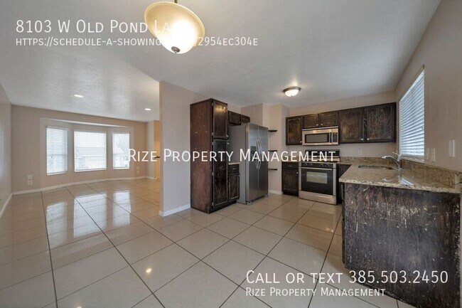Foto del edificio - 8103 Old Pond Ln
