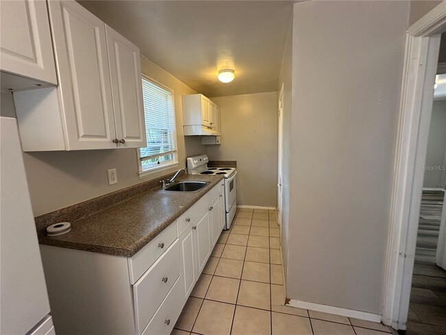 Building Photo - 722 W Central Ave