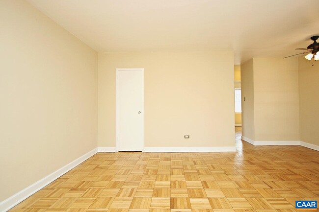 Building Photo - 32 University Cir