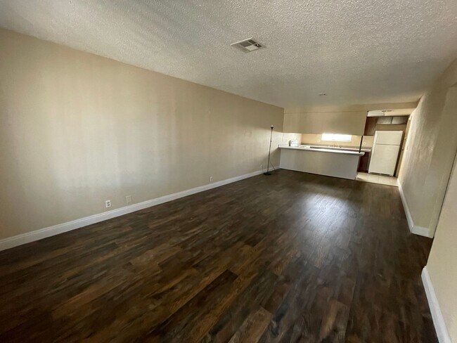 Building Photo - Cute 2bed/2bath Condo