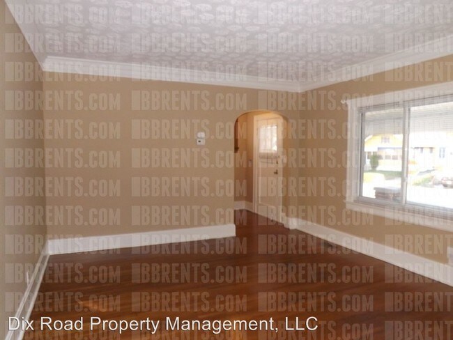 Building Photo - 3 br, 2 bath House - 703 Millville Avenue,