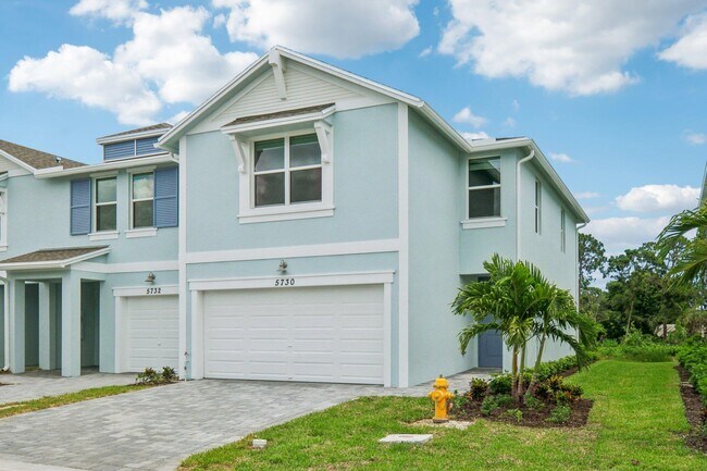 Building Photo - 5730 SE Edgewater Cir