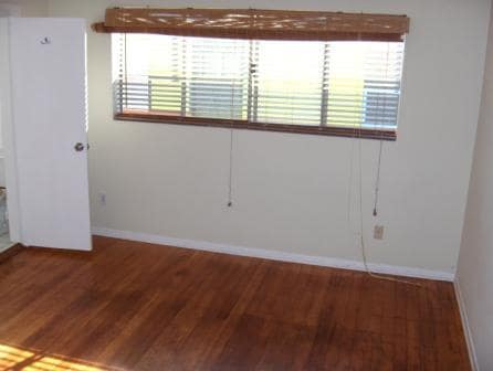 Building Photo - Breeze Avenue Apartments