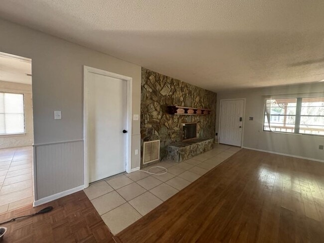 Foto del edificio - 1366 N Merlin Terrace